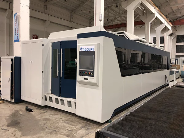 3000mmx1500mm CNC الألياف المعدنية آلة القطع بالليزر للفولاذ المقاوم للصدأ والحديد والمواد الكربونية